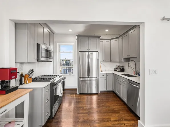 12 Pearl St APT 4, Charlestown, MA 02129