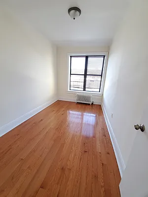 Rented by Avanguard Realty Corp | media 19