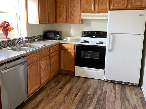 3902 E 38th St, Des Moines, IA 50317