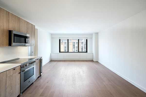 1st image of 220 E 72nd St #7B2