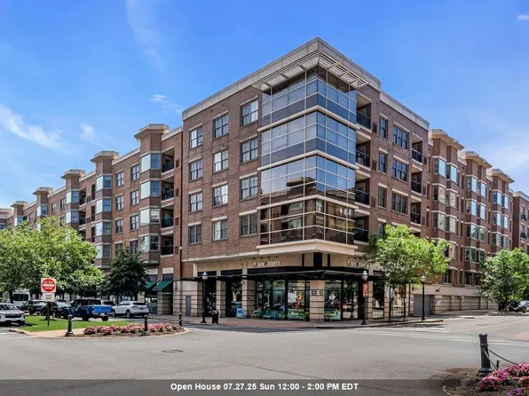 22 Avenue At Port Imperial APT 212, West New York, NJ 07093