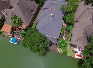 1242 Misty Lake Ct, Sugar Land, TX 77498