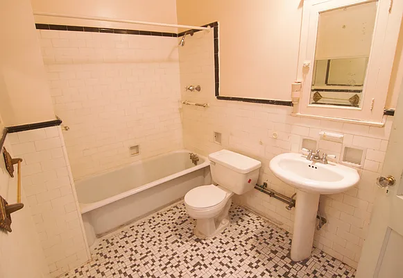 Sold by H.P. Greenfield Real Estate | media 28