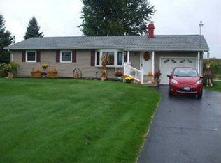 11822 Clarence Center Rd, Akron, NY 14001