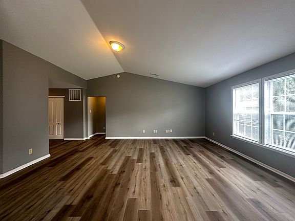 3rd image of 15488 Harmon Pl