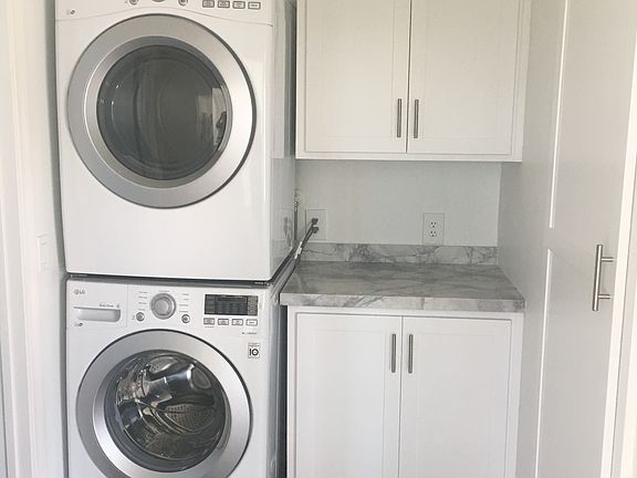 5th image of 1110 Tait St