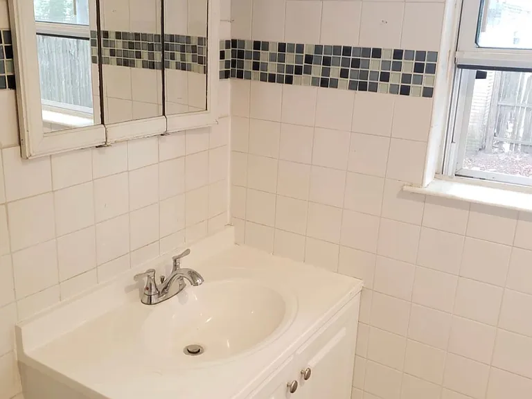 18 Verndale St #1A — Photo 12