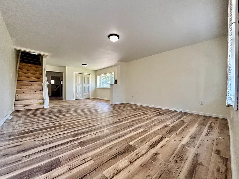 141 Horton St — Photo 2