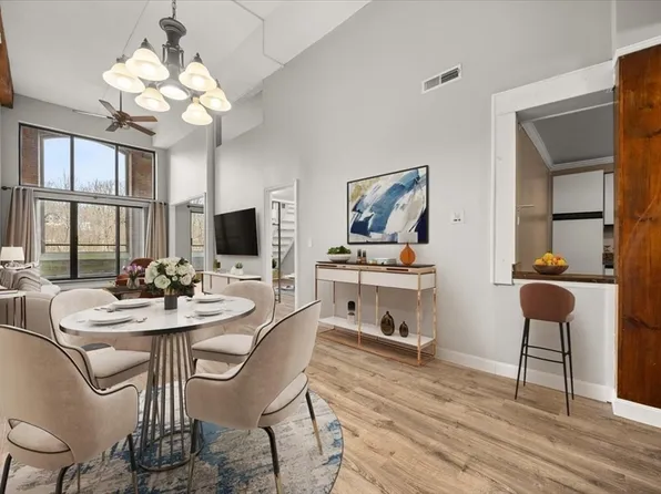 96 Old Colony Ave #231, Taunton, MA 02780