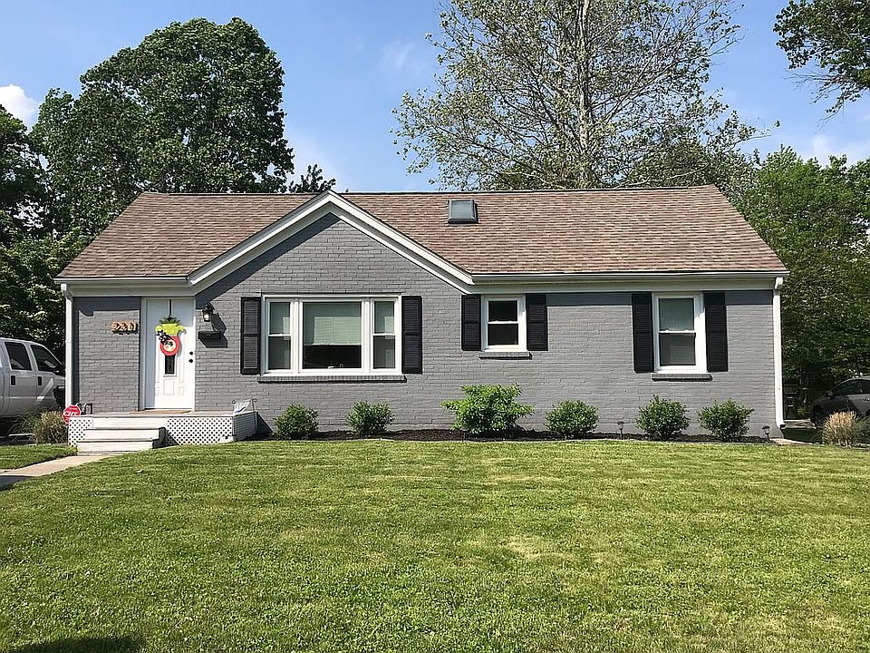 1st image of 231 E Lowry Ln