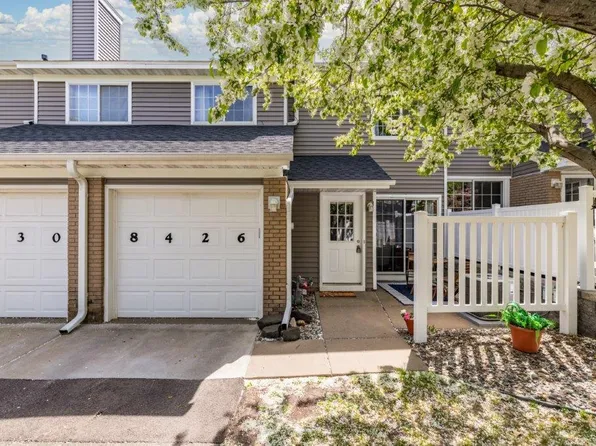 8426 Copperfield Way #93, Inver Grove Heights, MN 55076
