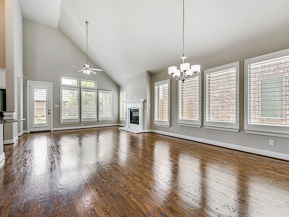 5th image of 15568 Yarberry Dr