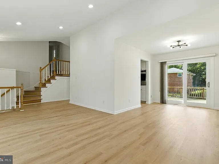 6407 Kirby Rd — Photo 3