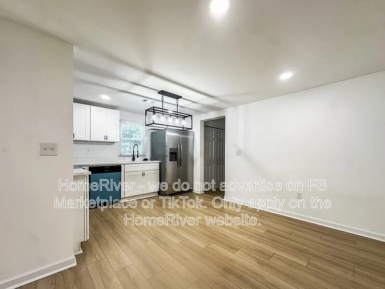 2313 Poplar St — Photo 11