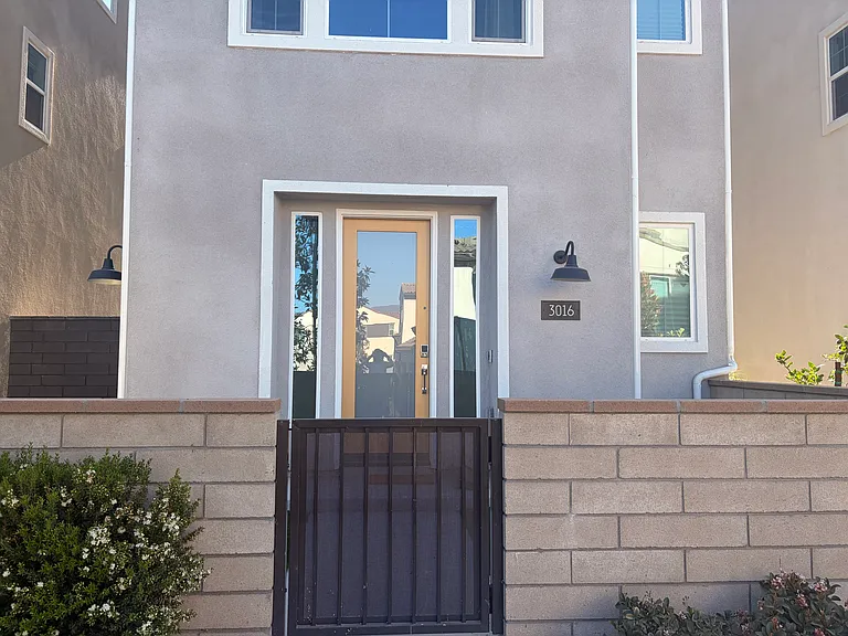 3016 Morning Glory Rancho — Photo 1