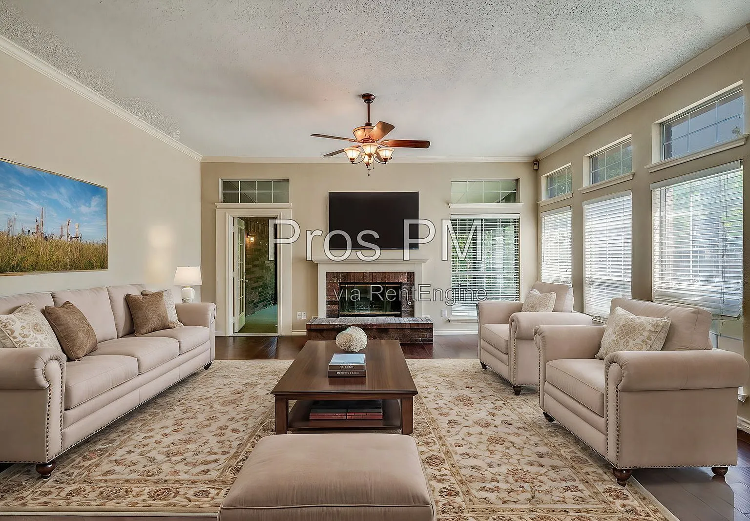 3 bed, 2.0 bath, 2495 sqft, $2,500 — Photo 3