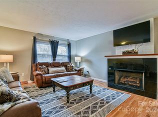 12 Auburndale Dr, Asheville, NC 28806