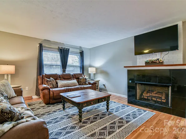 12 Auburndale Dr, Asheville, NC 28806