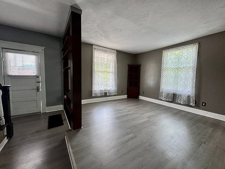 1195 Mineral Ave — Photo 10