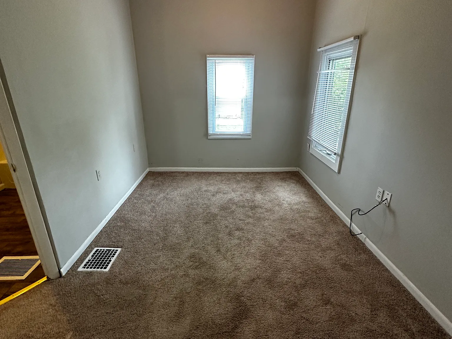 34 E Maynard Avenue — Photo 4