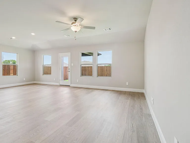 463 Yellowstar Ln — Photo 10