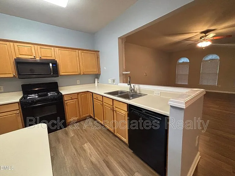 7252 Corvette Ct — Photo 29