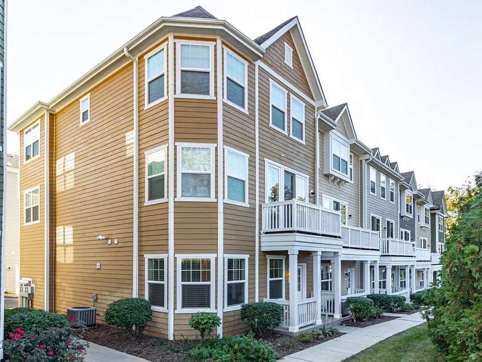 76 Lakeview Pl