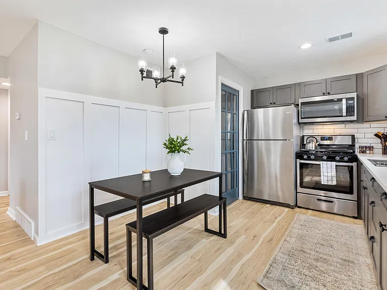 24761 Outer Dr — Photo 19