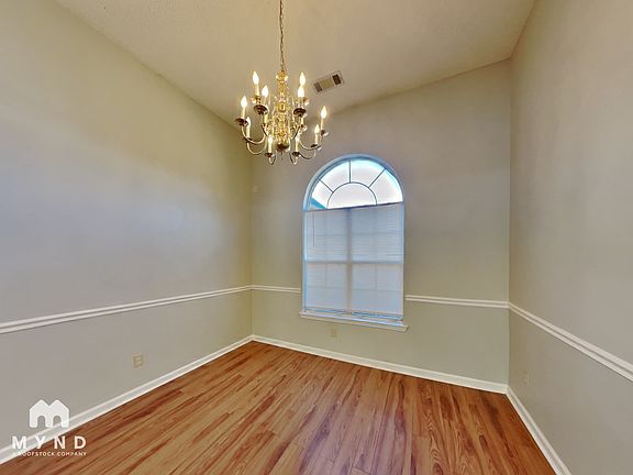 5th image of 9823 Saskatoon Dr