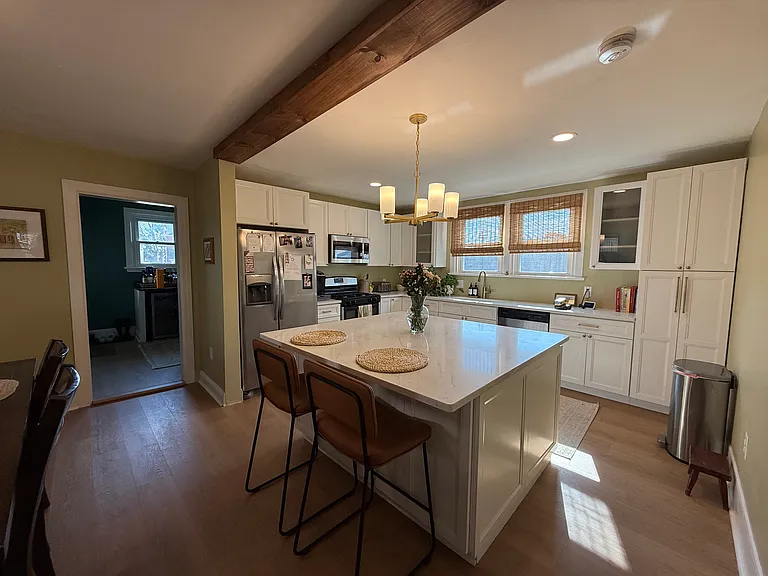210 Paxson Ave — Photo 5