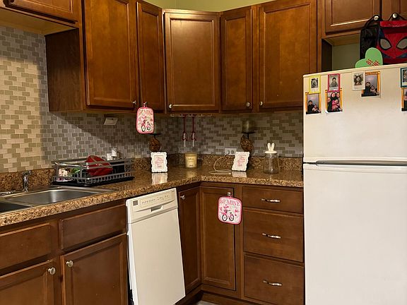 2nd image of 4605 N Wolcott Ave #7