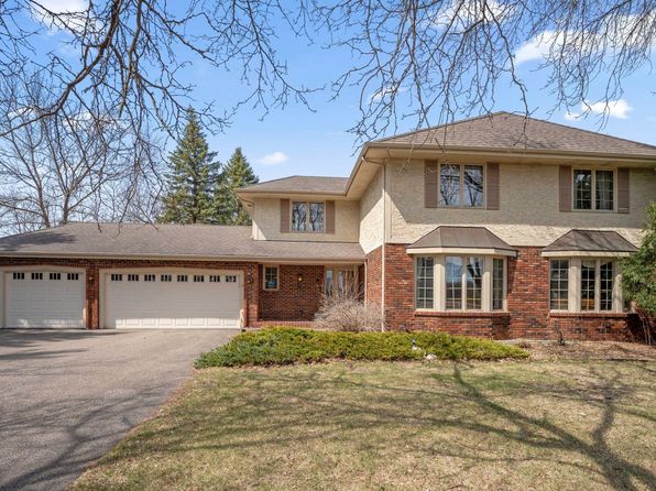 435 Queensland Ln N, Plymouth, MN 55447