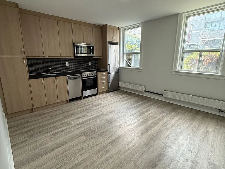 915 Saint Clair Ave W #2 — Photo 8