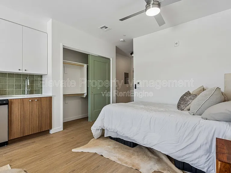 The E at 1016 NW 67th Street — Photo 39