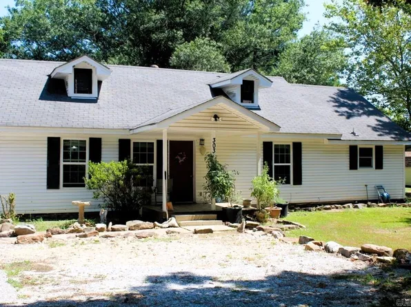 303 N Bayou Dr, Mountain View, AR 72560