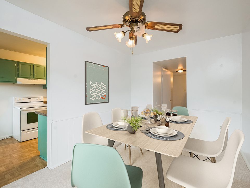 Dining Room Virtually Staged