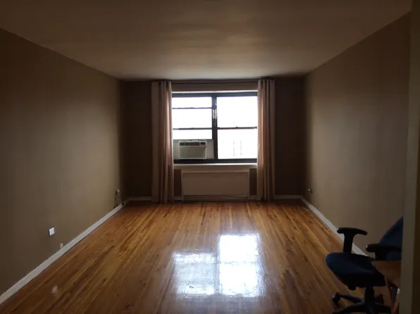 75-25 210th St #6N, Queens, NY 11364