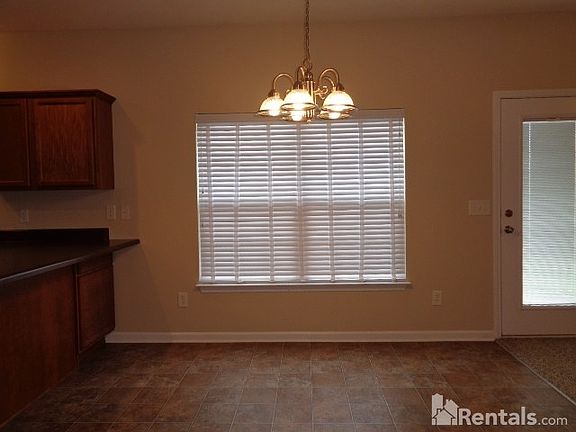 4th image of 385 Sarava Ln