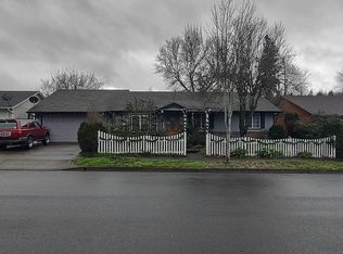 3575 Douglas Dr, Springfield, OR 97478