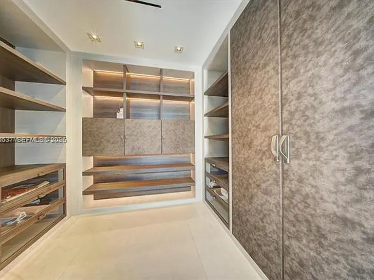 17141 Collins Ave #CU-4602 — Photo 8