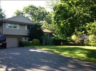 414 Briarwood Ln, Northvale, NJ 07647