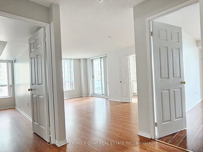 28 Pemberton Ave #500 — Photo 10