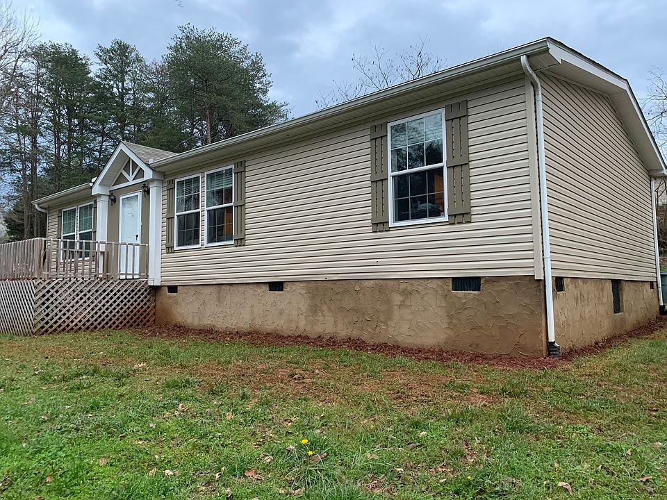 2nd image of 1000 Cress Ln