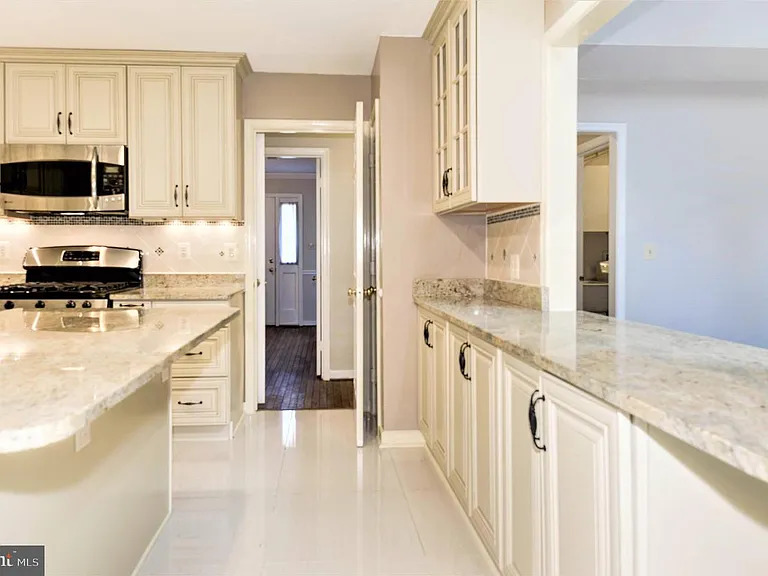 10322 Dunn Meadow Rd — Photo 5