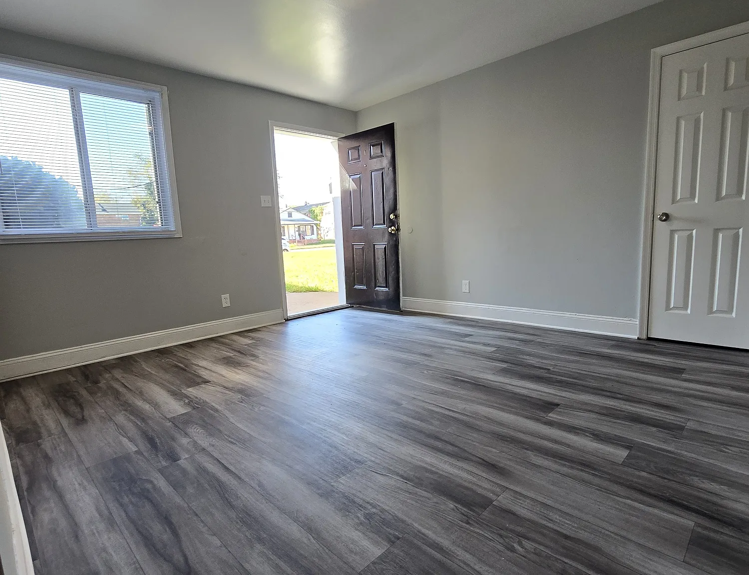 2 bed, 700 sqft, $995 — Photo 3