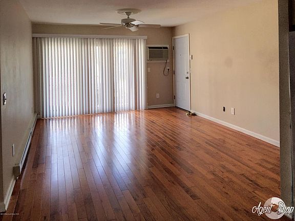 3rd image of 330 Shore Dr APT F-15
