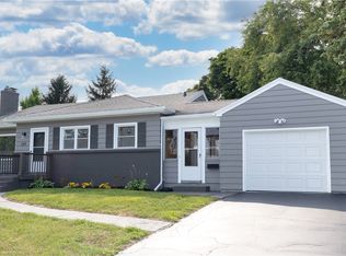 137 Long Meadow Dr, Rochester, NY 14621