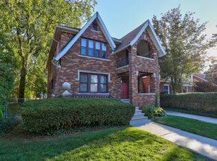 573 W Breckenridge St, Ferndale, MI 48220
