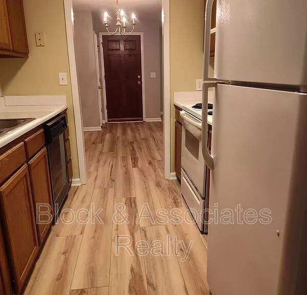1228 Winslow Ave — Photo 6