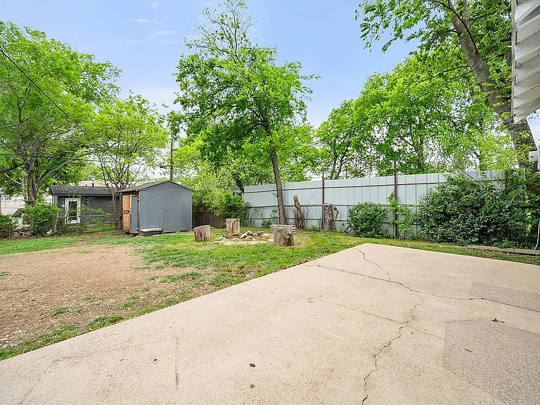 1417 Hamsted St — Photo 15
